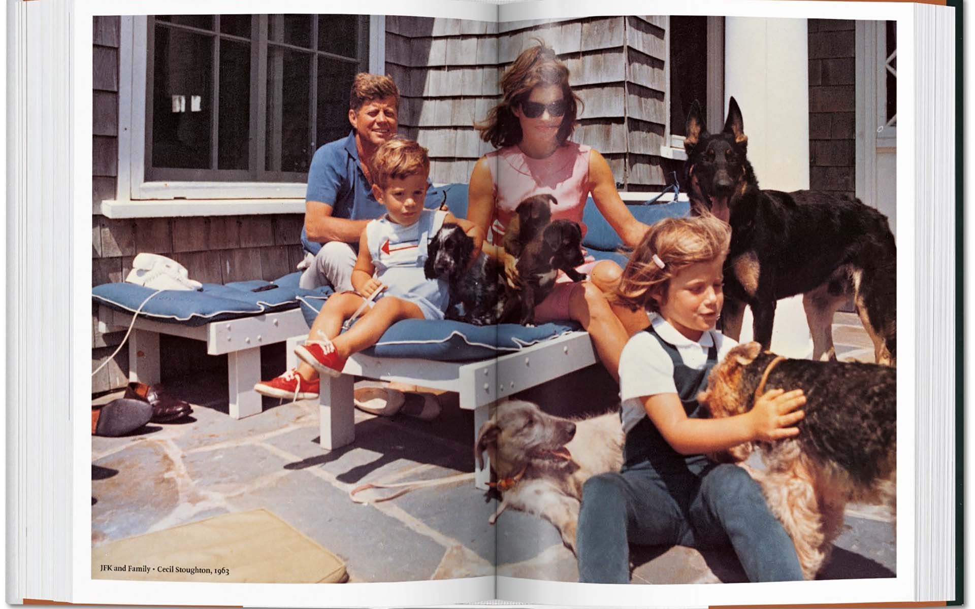 JFK and Family, Cecil Stoughton, 1963. © TASCHEN